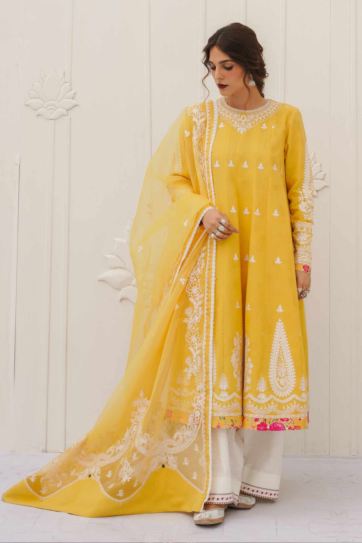 Pakistani top designers in Canada, embroidered self jacquard suit by Brand Zara Shahjahan