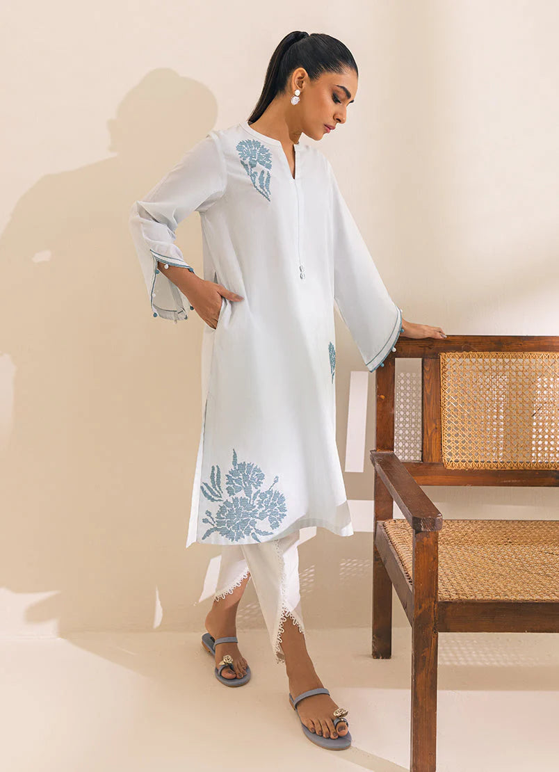 ICE BLUE KURTA - IMG-66 - Tarz-e-Mashriq