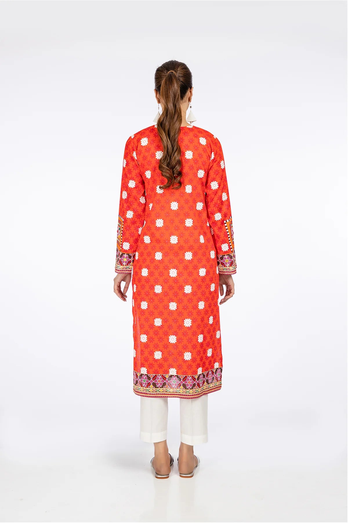 women showing Back design of the Kayseria cotton lawn printed shirt – a must-have in Pakistani suits in Canada for a chic and effortless look.