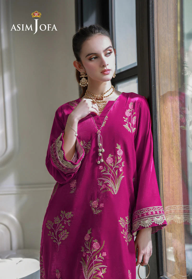 front view of magenta embroidered velvet suit – classic traditional Punjabi clothes ideal for festive occasions in Canada.