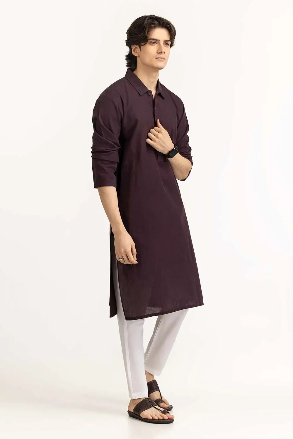 Pakistani suits for men – Premium cotton fabric and fine stitching on GulAhmed kurta.