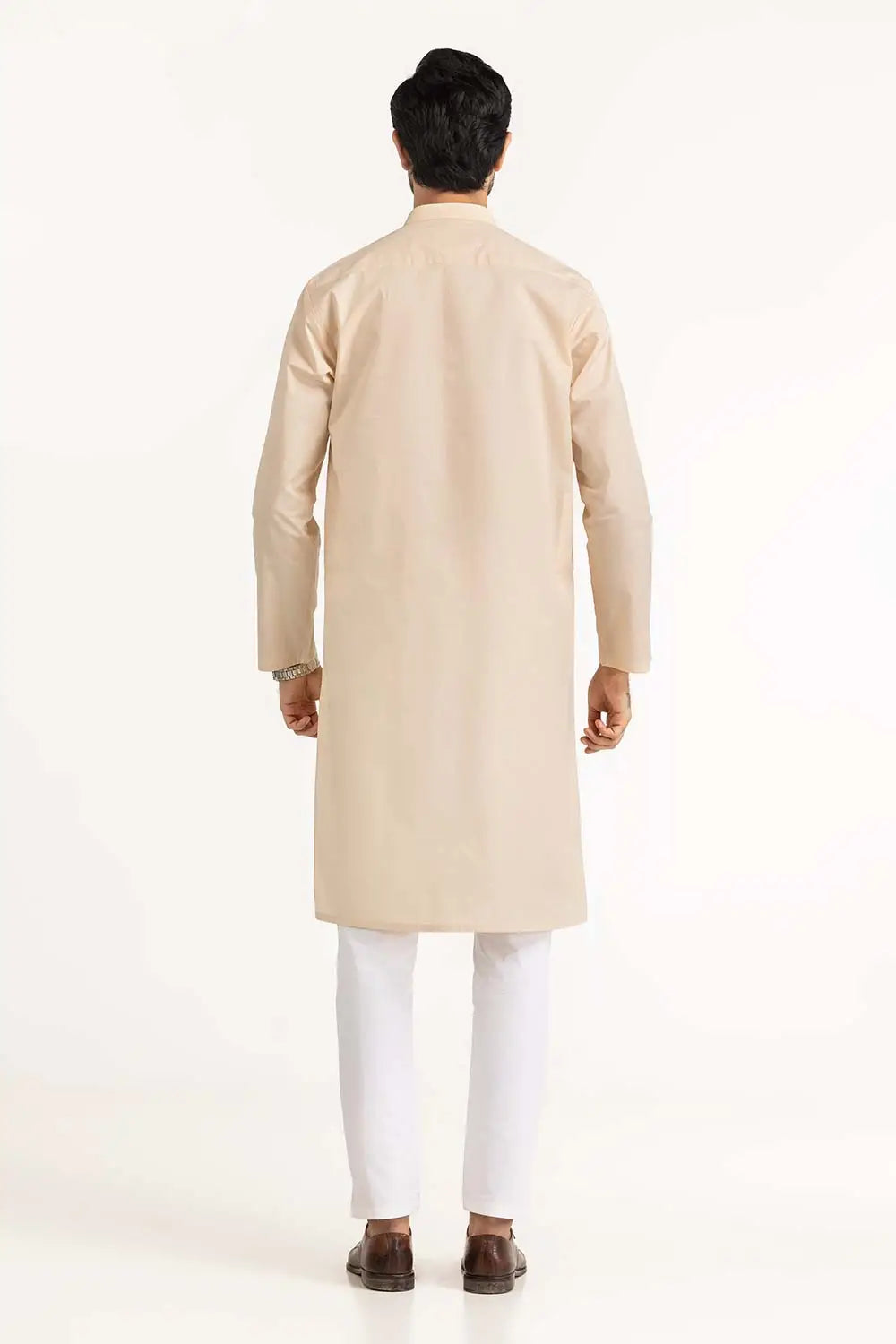 Rear view of GulAhmed’s vanilla cotton kurta – tailored for a perfect fit and sophisticated look for men.