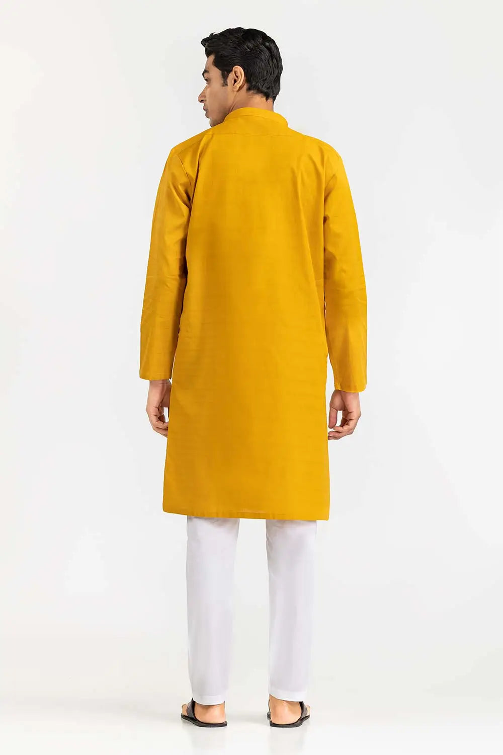 Back view of Gulahmed’s yellow kurta – a stylish addition to men’s traditional Pakistani clothes in Canada.