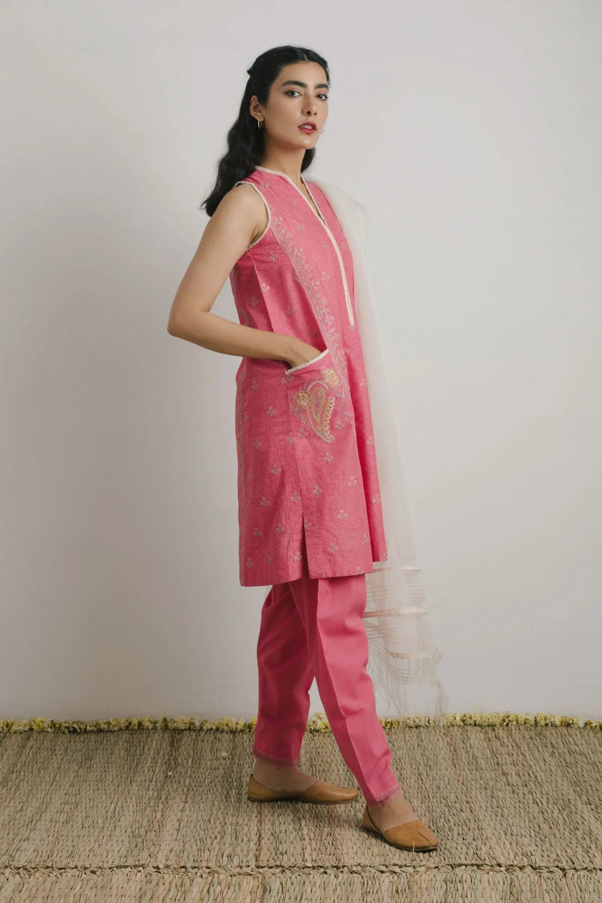 Elegant Kashmiri embroidered 3PC Punjabi suit by Zara Shahjahan – premium Pakistani fashion in Canada.