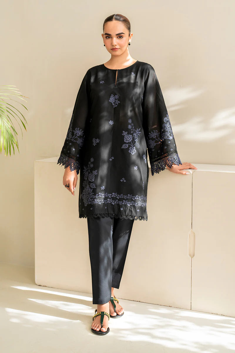 Pakistani suits Canada – Baroque’s finely embroidered black suit, designed for effortless style and comfort.