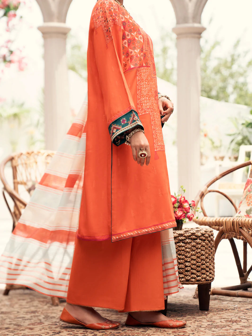 Side profile of the Almirah jacquard embroidered suit, showcasing fine detailing – a premium Pakistani suit for women in Canada.