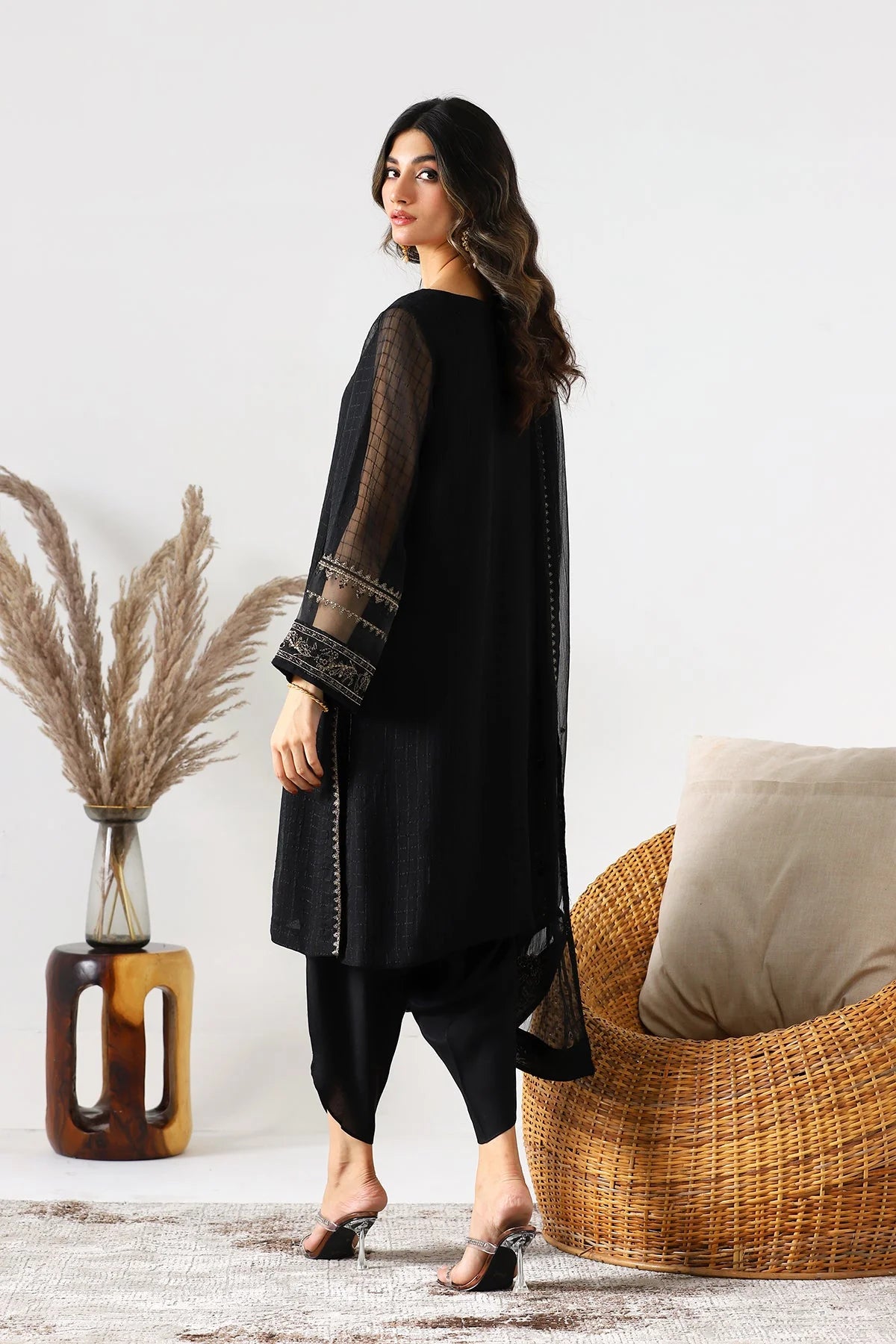 Rear view of Charizma’s embroidered 3-PC chiffon suit, perfect for cultural gatherings and semi-formal occasions in Canada.