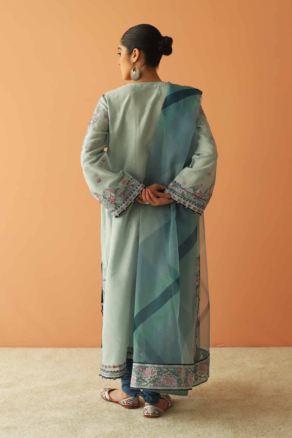 Traditional Pakistani clothes in Canada, Spanish grey embroidered jacquard suit by Brand Zara Shahjahan