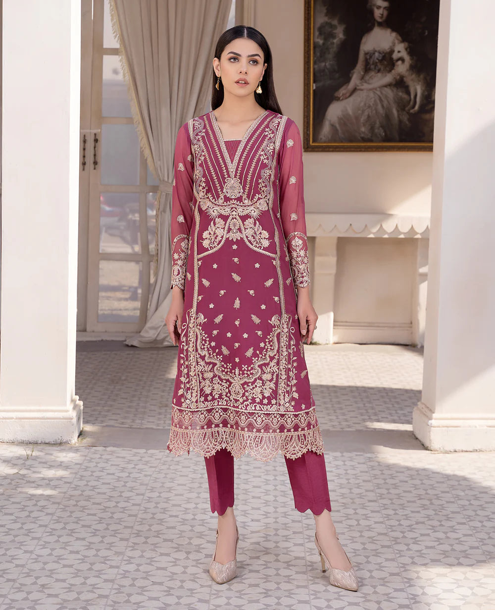 Elegant pink embroidered chiffon suit by Xenia – a perfect choice for Pakistani suits online in Canada, featuring premium fabric and exquisite design.