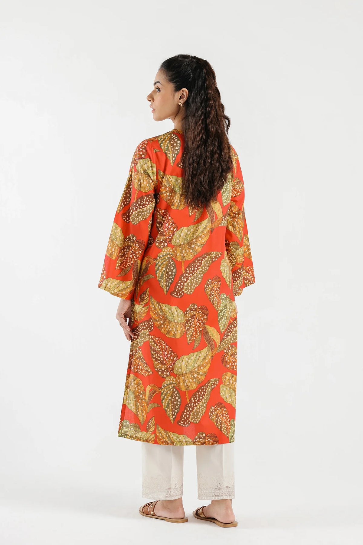 Back view of Ethnic’s printed lawn shirt – a must-have Pakistani suit in Canada for fashion-conscious women.