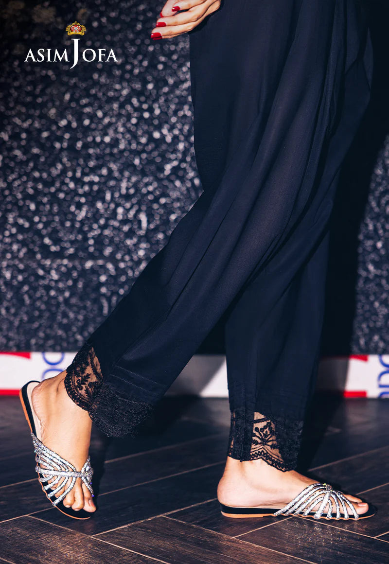 WOMEN SHOWING Side profile of Asim Jofa’s premium black cambric trouser – perfect for semi-formal wear and Pakistani suits.