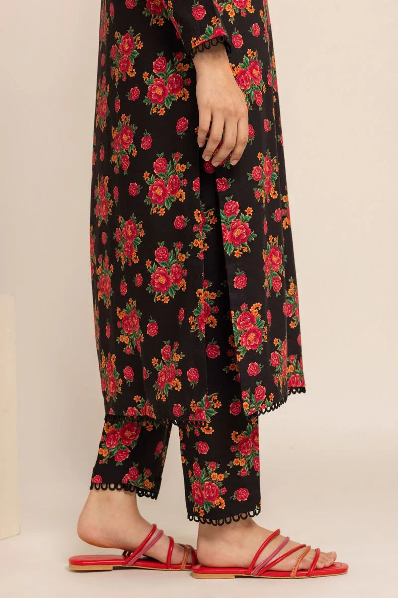Buy Punjabi suits in Canada with these sleek black pants from Khaadi, crafted for a perfect casual look.