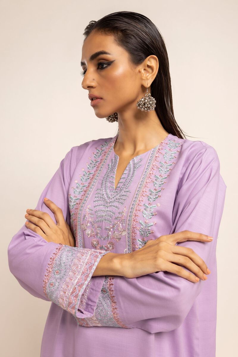 Discover this elegant light purple embroidered kurta from Khaadi, crafted from premium fabric—ideal for Pakistani suits Canada.