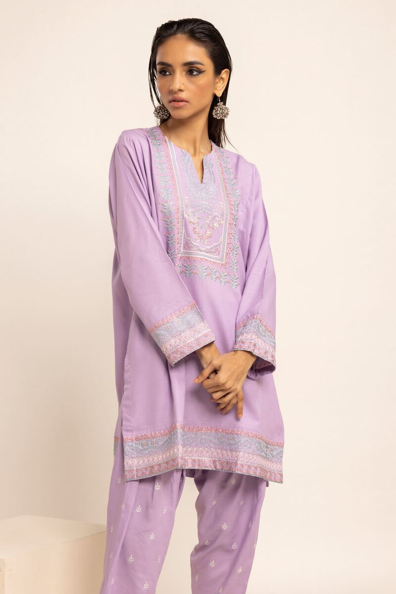 Detailed embroidery on the sleeves of the light purple Khaadi kurta, offering premium style for women looking for Pakistani suits in Canada.