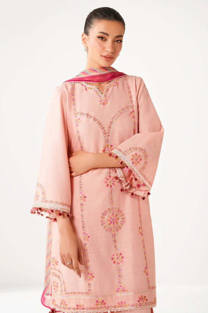 Woman portrait three-quarter view – Jazmin JAZ-417 peach embroidered slub lawn Punjabi suit – Pakistani suits Canada – Eid festive 