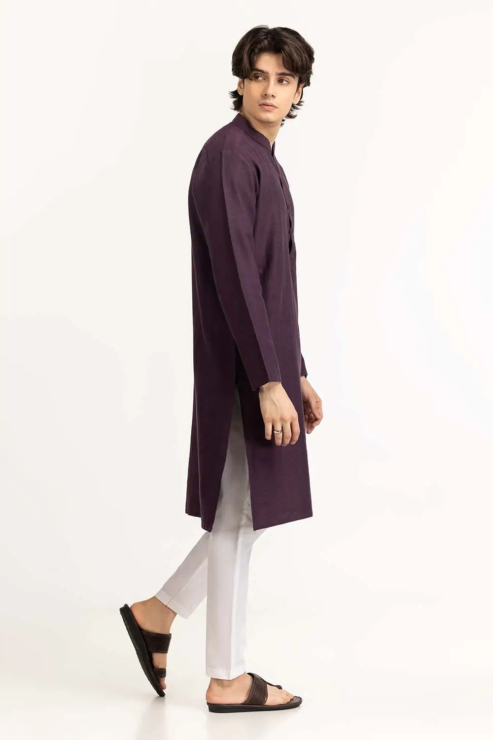 Pakistani suits in Canada – GulAhmed’s maroon kurta features a sleek slim fit and classic styling for men.
