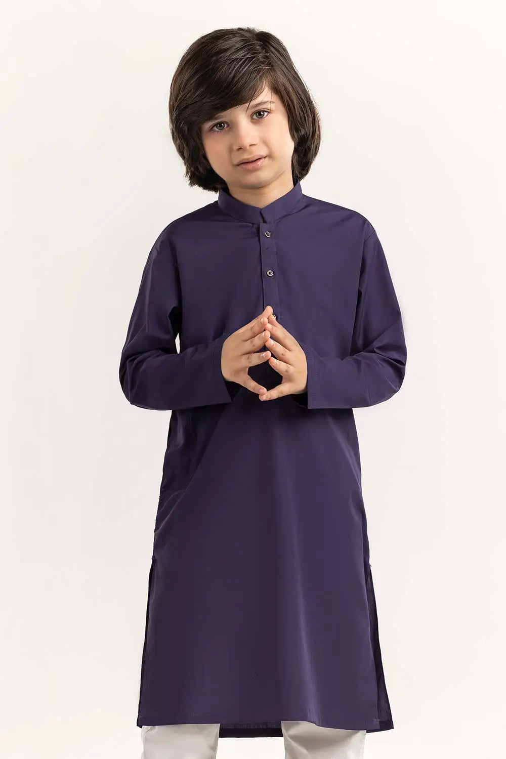 Stylish and breathable dark purple kids’ kurta from GulAhmed, available in Canada. Perfect addition to any Punjabi suits collection.