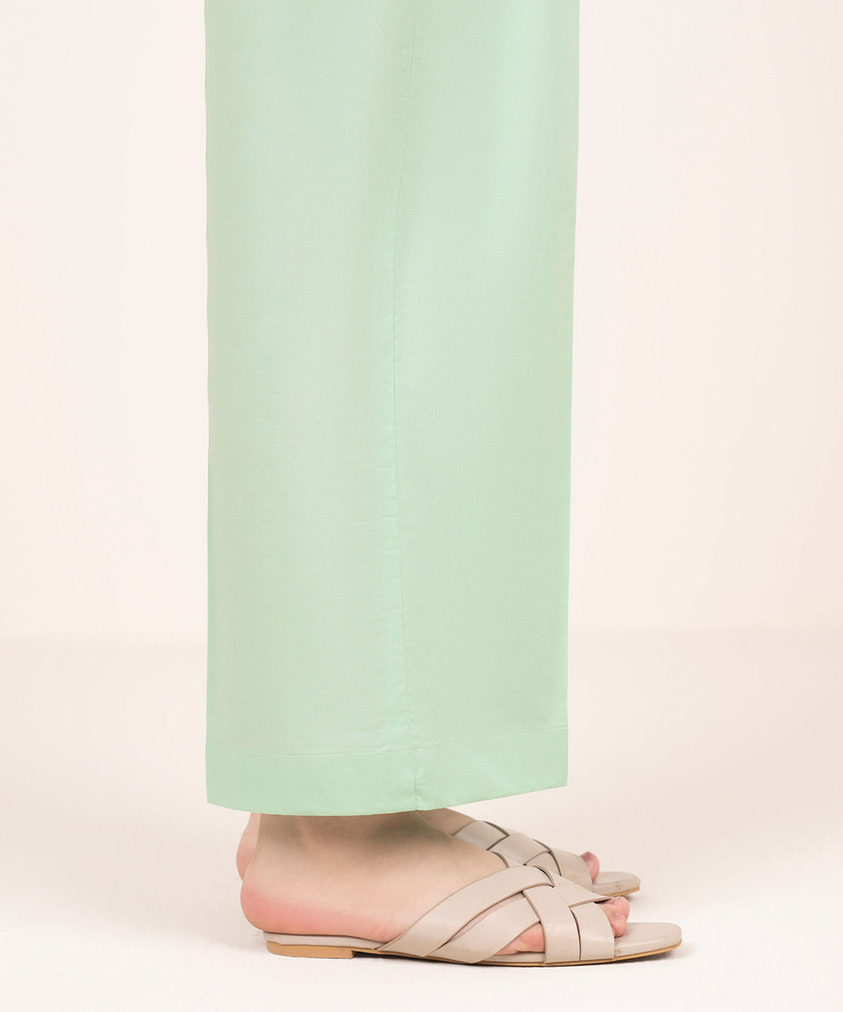 Woman side view mid-length Sapphire green cambric straight pants side slit detail Eid – Pakistani suits online Canada