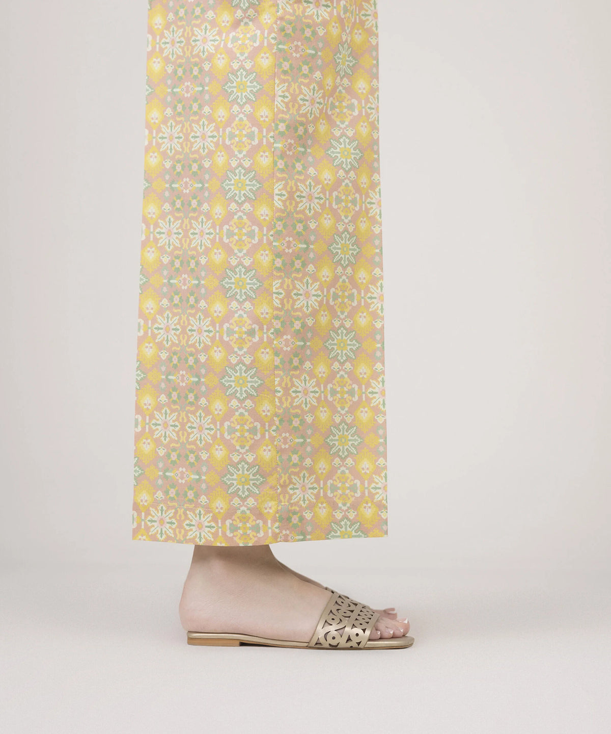 Woman side view close-up Sapphire yellow medallion print cambric culottes wide leg – Pakistani suits online Canada