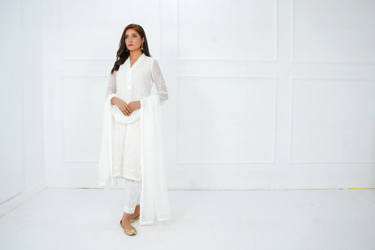 Woman standing relaxed SHEEP white 3PC Pakistani suit chiffon embroidered Canada wedding festive women
