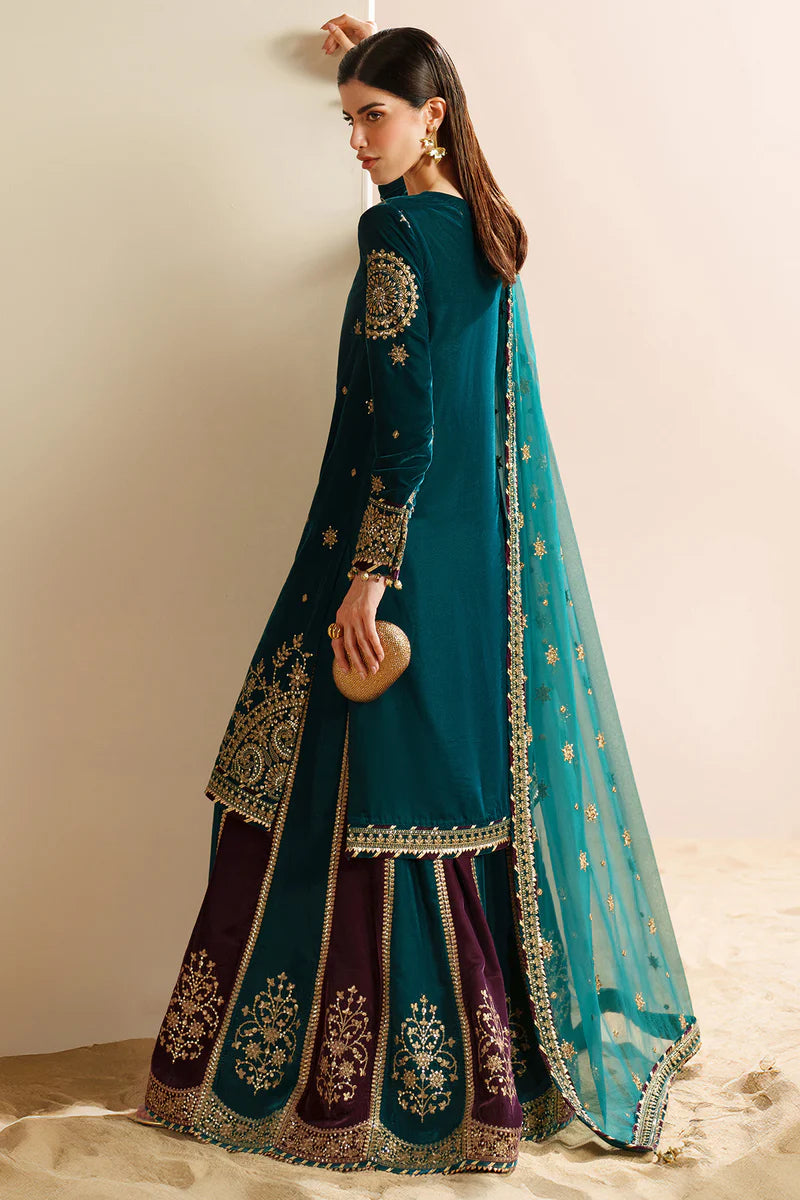 Jazmine Cyprus Green 3-Piece Velvet Suit Back View – JAZ-381 – Tarz-e-Mashriq