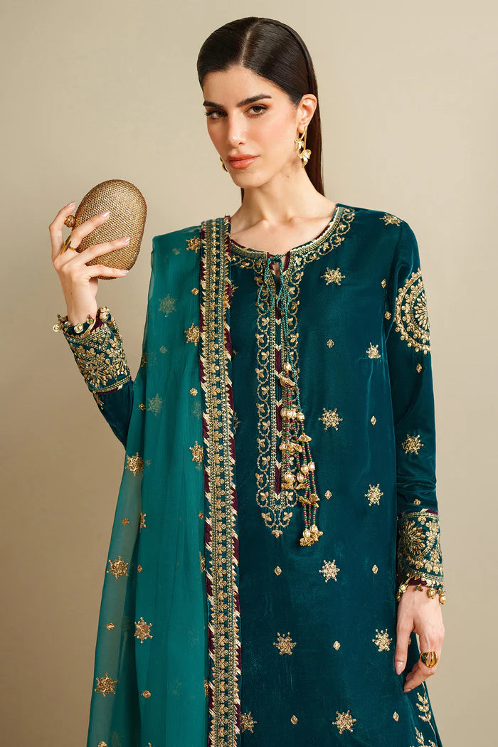 Jazmine Cyprus Green Embroidered Velvet Formal Suit Full Length Front – JAZ-381 – Tarz-e-Mashriq