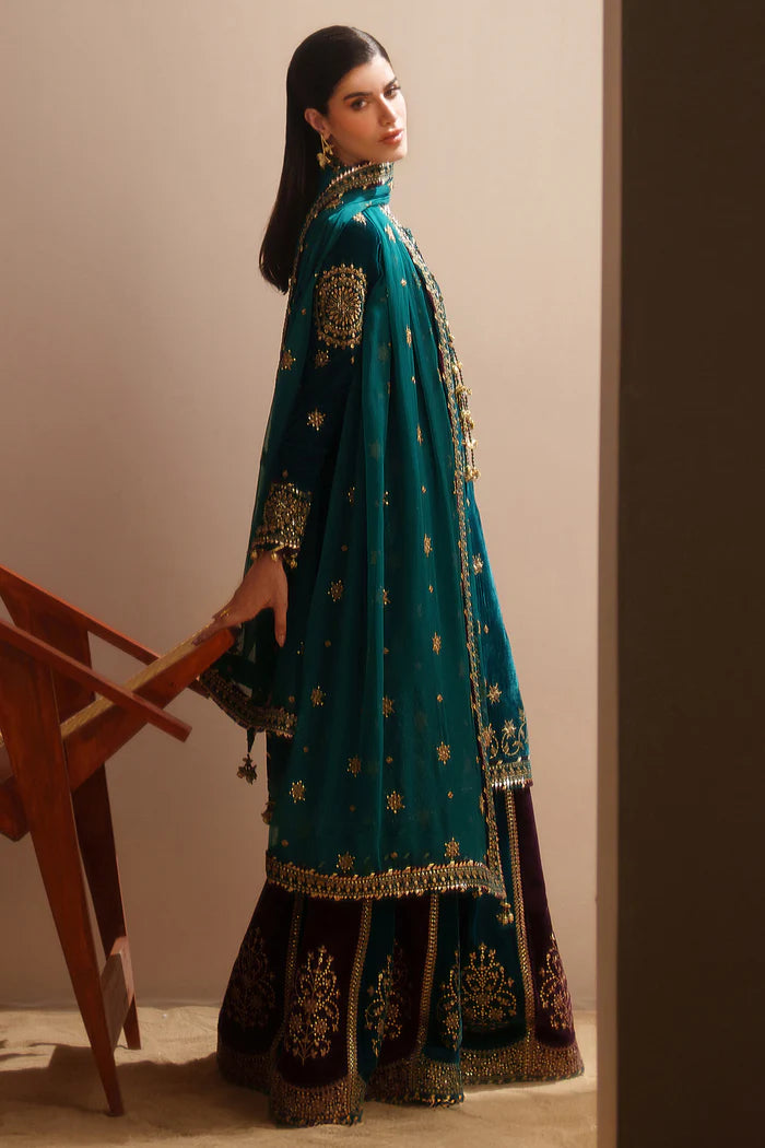Jazmine Cyprus Green 3-Piece Embroidered Velvet Formal Suit Styled Look – JAZ-381 – Tarz-e-Mashriq