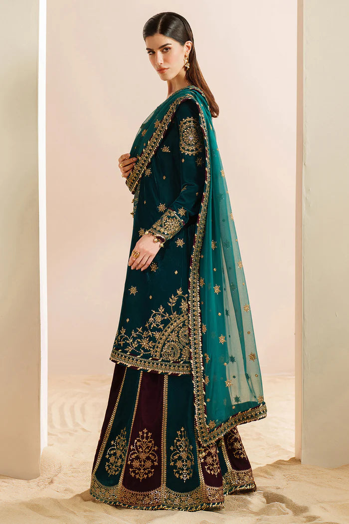 Jazmine Cyprus Green Velvet Suit Three-Quarter View – JAZ-381 – Tarz-e-Mashriq