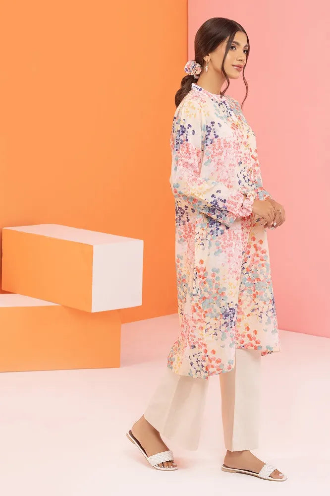Pakistani suits online Canada – a close-up of GulAhmed’s multi-colored digital printed poly cambric shirt.