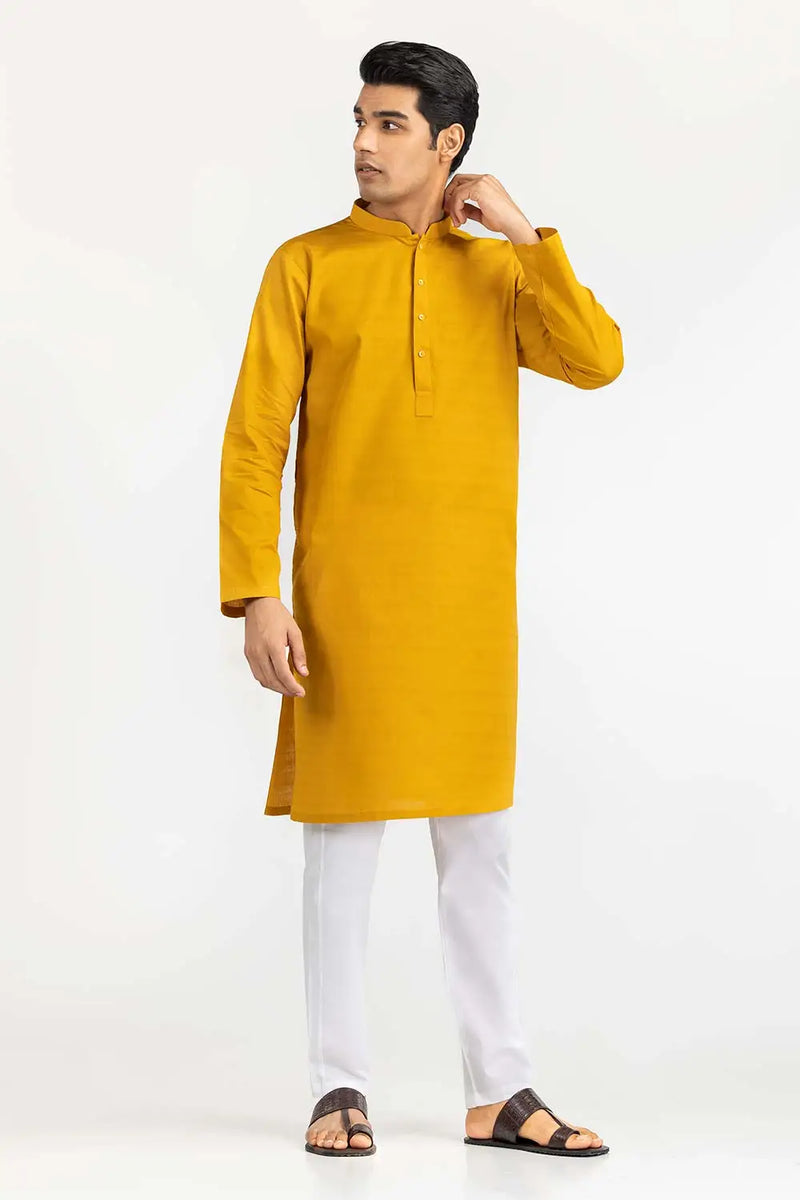 Classic yellow Gulahmed kurta – shop stylish Punjabi suits for men in Canada. Made from breathable cotton-blend fabric.