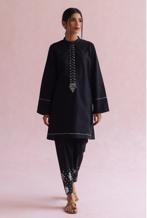 Woman front view full length Zara Shahjahan ZSH-377 black embroidered cambric 2-piece Punjabi suit Canada