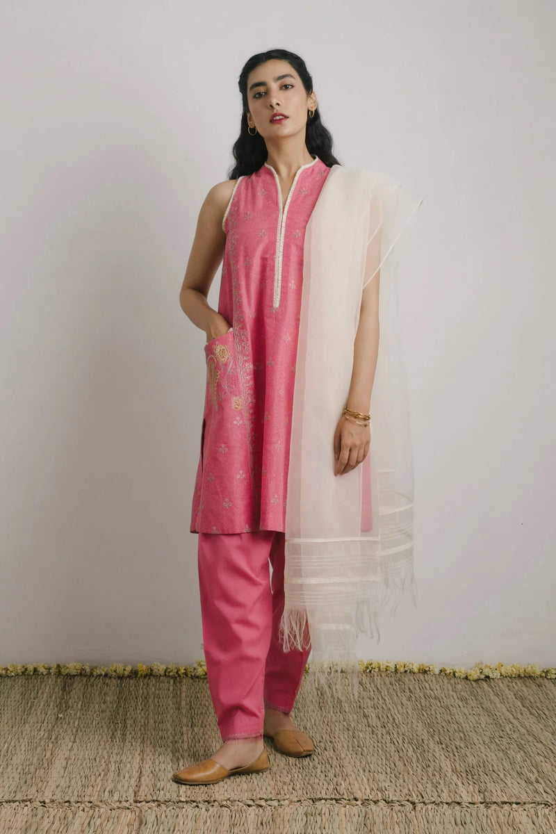 Elegant Kashmiri embroidered 3PC Punjabi suit by Zara Shahjahan – premium Pakistani fashion in Canada.